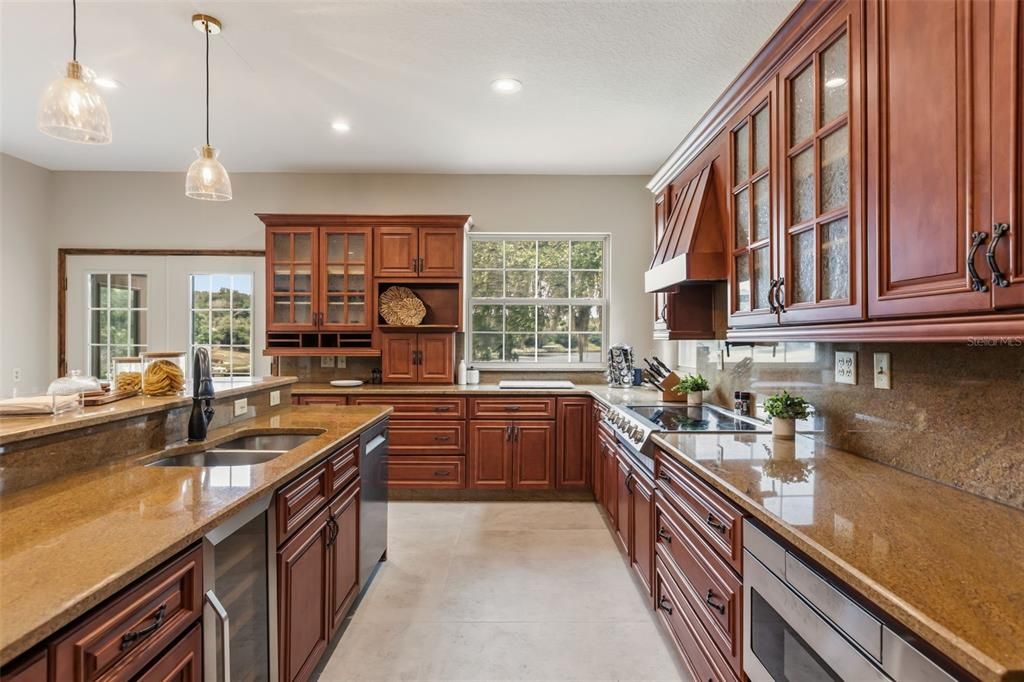 For Sale: $1,250,000 (4 beds, 4 baths, 6121 Square Feet)