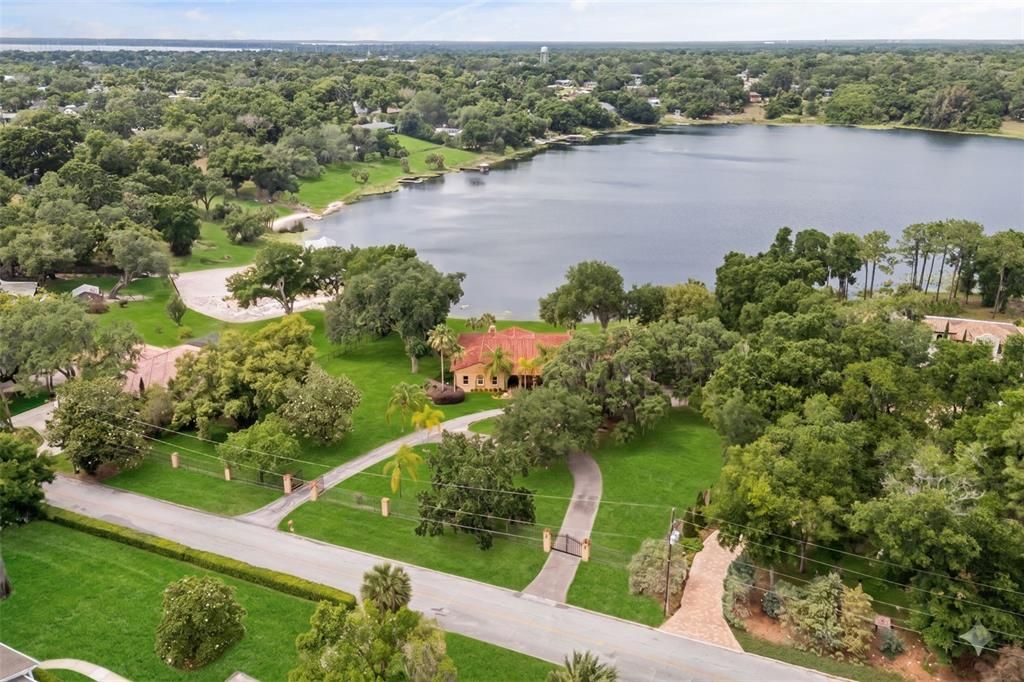 For Sale: $1,250,000 (4 beds, 4 baths, 6121 Square Feet)