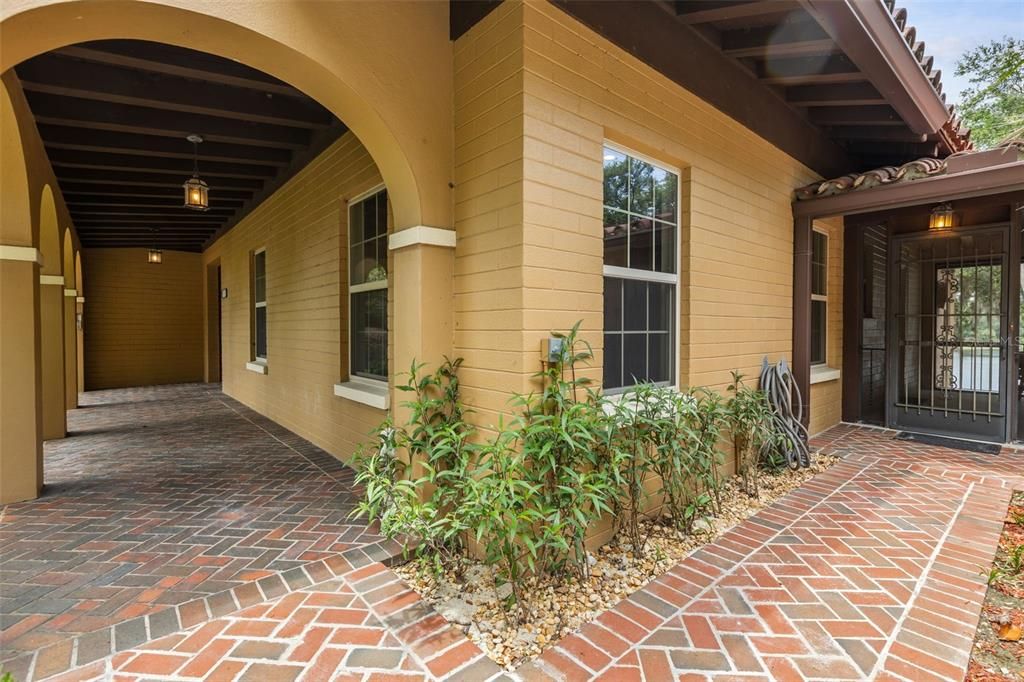 For Sale: $1,250,000 (4 beds, 4 baths, 6121 Square Feet)