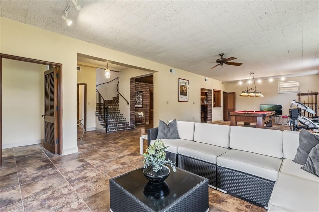 For Sale: $1,250,000 (4 beds, 4 baths, 6121 Square Feet)