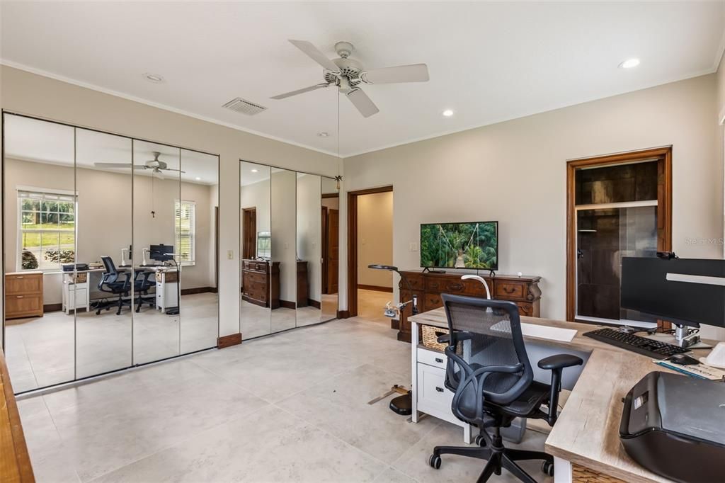 For Sale: $1,250,000 (4 beds, 4 baths, 6121 Square Feet)