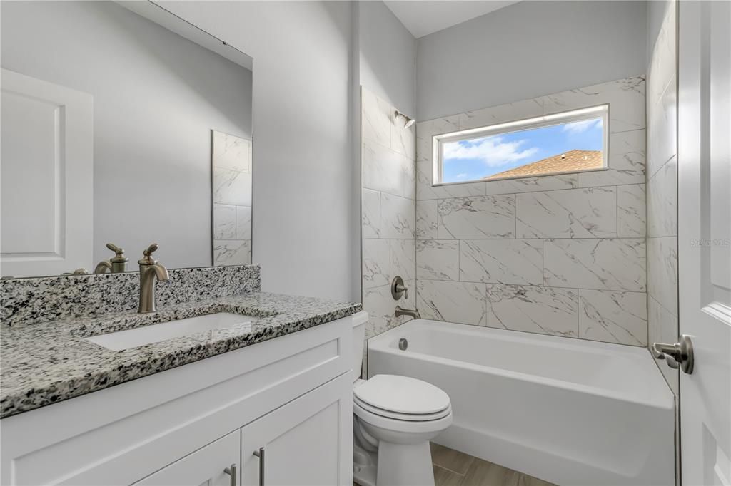 Activo con contrato: $289,000 (3 camas, 2 baños, 1684 Pies cuadrados)