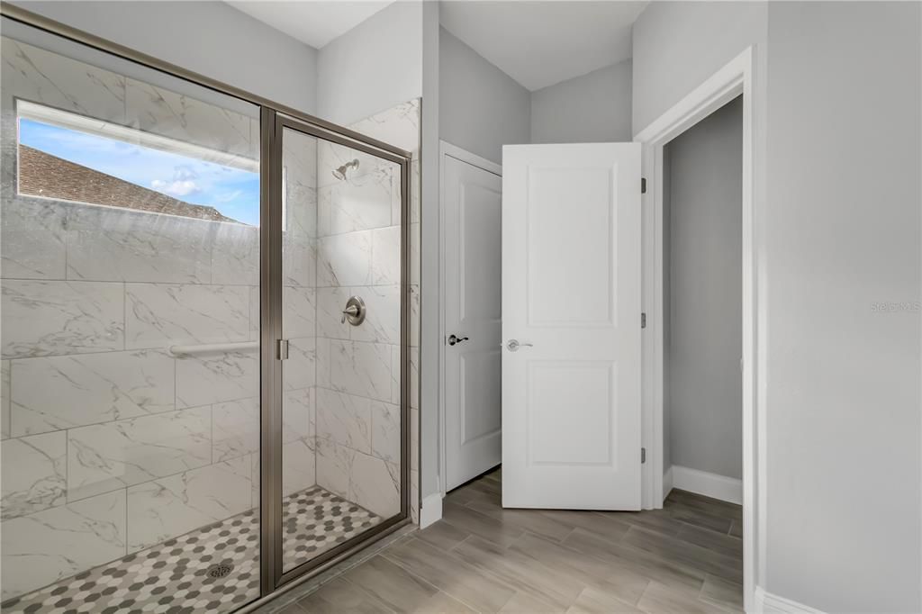Activo con contrato: $289,000 (3 camas, 2 baños, 1684 Pies cuadrados)