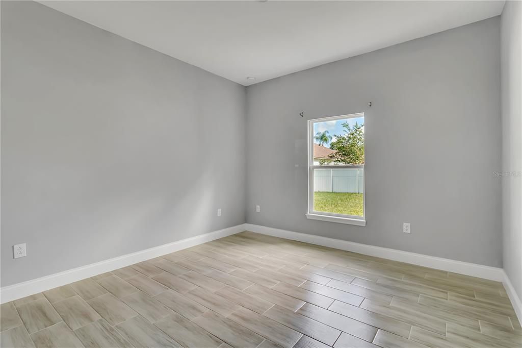 Activo con contrato: $289,000 (3 camas, 2 baños, 1684 Pies cuadrados)