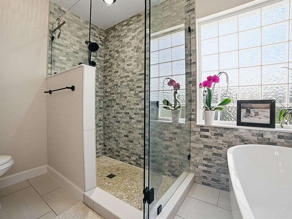 For Sale: $599,800 (4 beds, 3 baths, 2037 Square Feet)