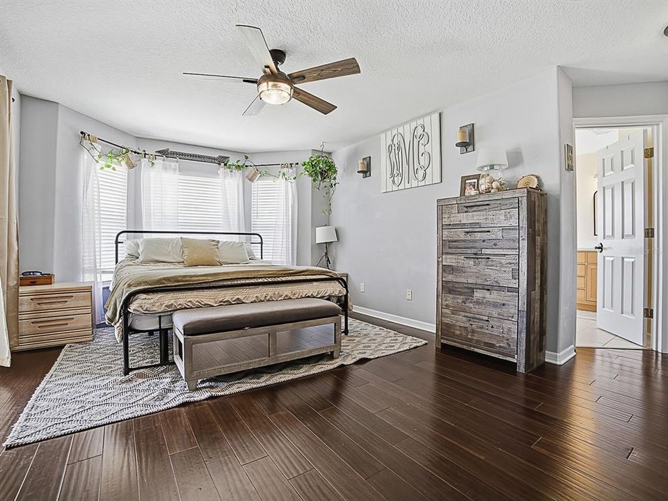 For Sale: $599,800 (4 beds, 3 baths, 2037 Square Feet)