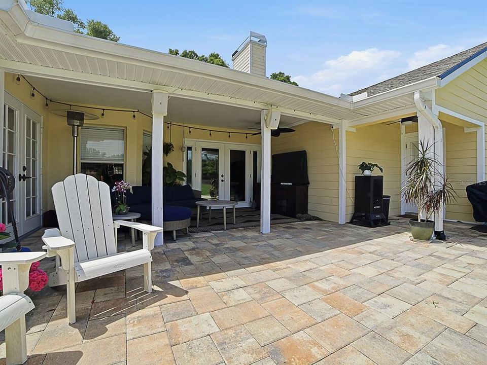 For Sale: $599,800 (4 beds, 3 baths, 2037 Square Feet)