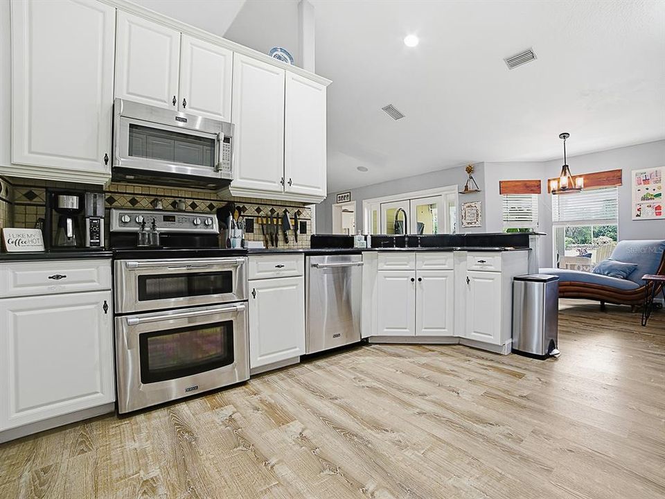 For Sale: $599,800 (4 beds, 3 baths, 2037 Square Feet)