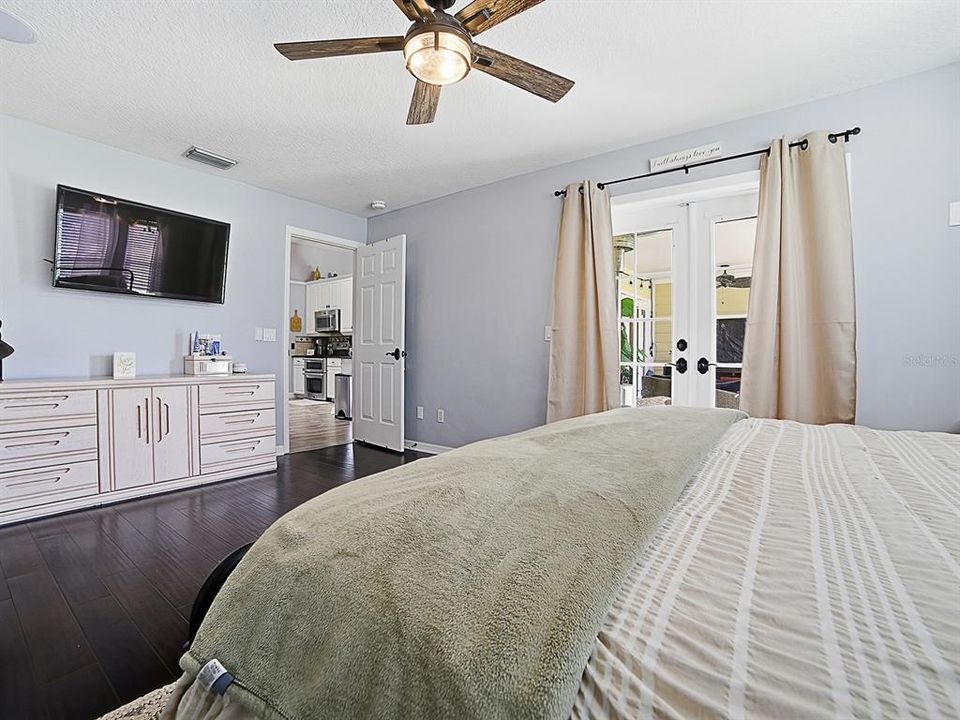 For Sale: $599,800 (4 beds, 3 baths, 2037 Square Feet)