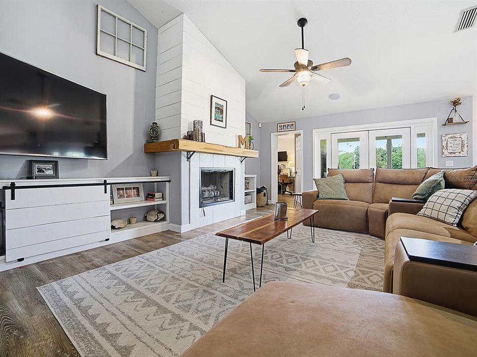For Sale: $599,800 (4 beds, 3 baths, 2037 Square Feet)