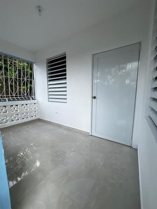 Active With Contract: $205,000 (5 beds, 0 baths, 1400 Square Feet)