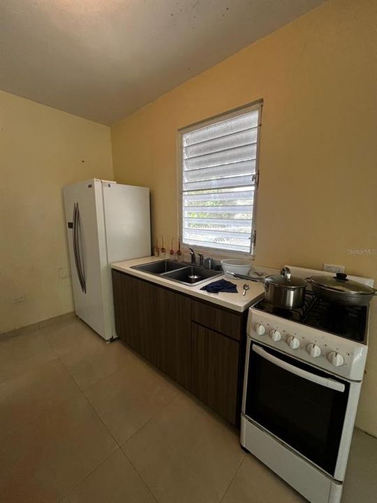Active With Contract: $205,000 (5 beds, 0 baths, 1400 Square Feet)