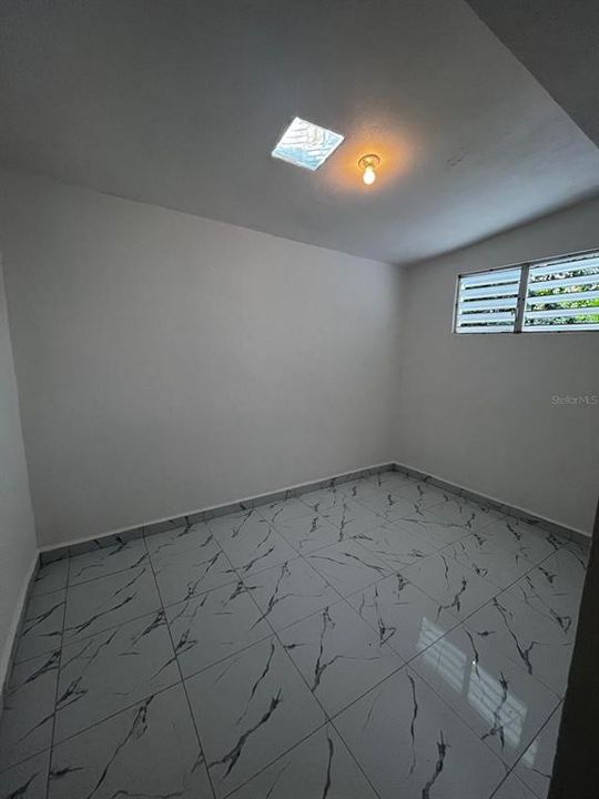 Active With Contract: $205,000 (5 beds, 0 baths, 1400 Square Feet)