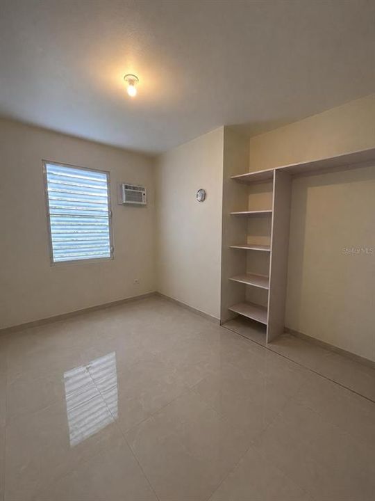 Active With Contract: $205,000 (5 beds, 0 baths, 1400 Square Feet)