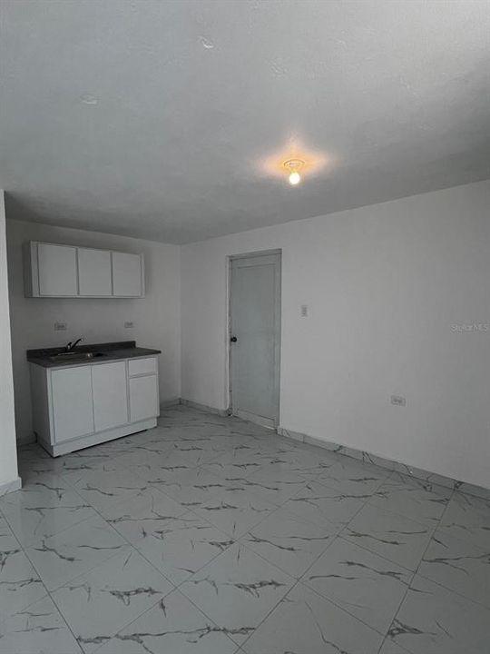 Active With Contract: $205,000 (5 beds, 0 baths, 1400 Square Feet)