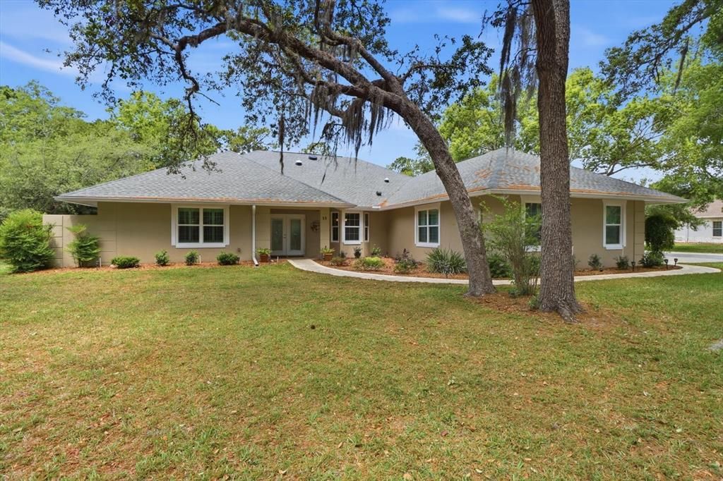 Activo con contrato: $599,000 (3 camas, 3 baños, 3000 Pies cuadrados)
