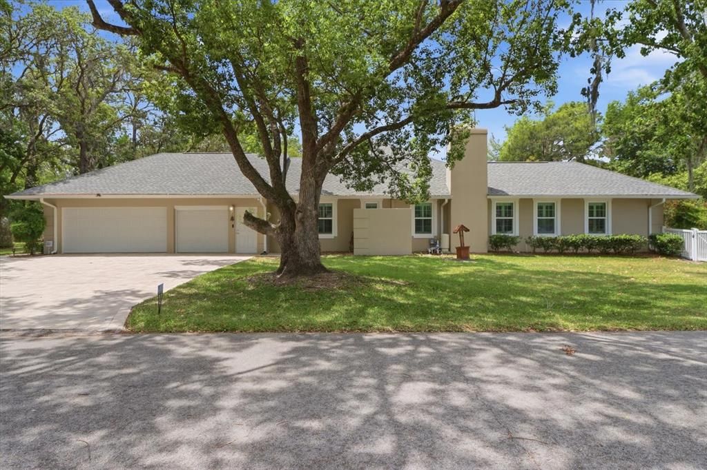 Activo con contrato: $599,000 (3 camas, 3 baños, 3000 Pies cuadrados)