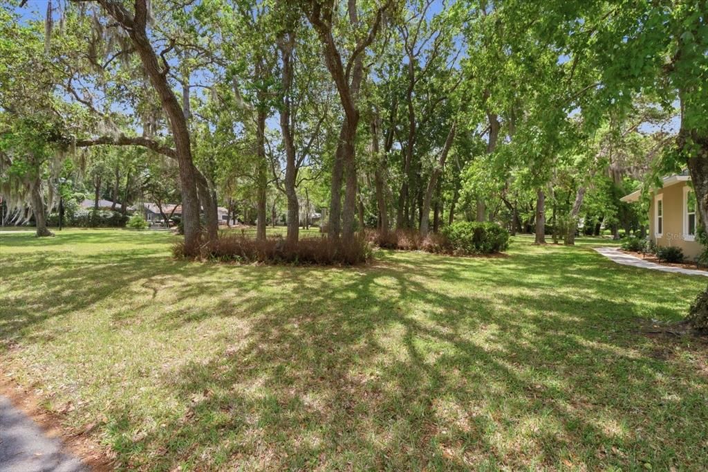 Activo con contrato: $599,000 (3 camas, 3 baños, 3000 Pies cuadrados)