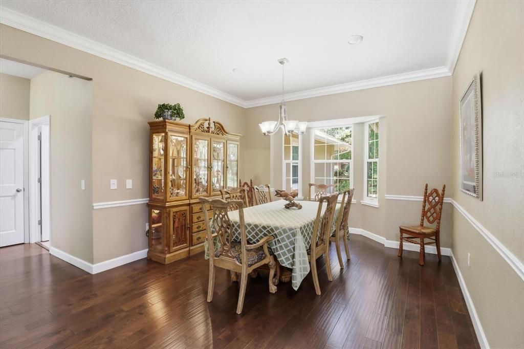 Activo con contrato: $599,000 (3 camas, 3 baños, 3000 Pies cuadrados)