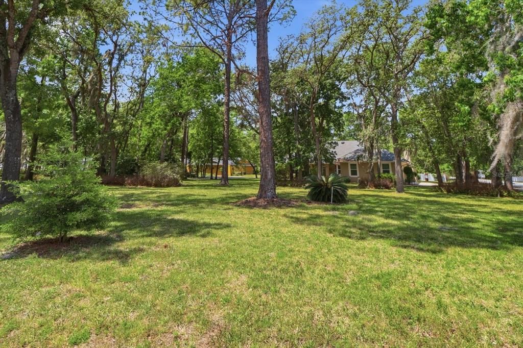 Activo con contrato: $599,000 (3 camas, 3 baños, 3000 Pies cuadrados)