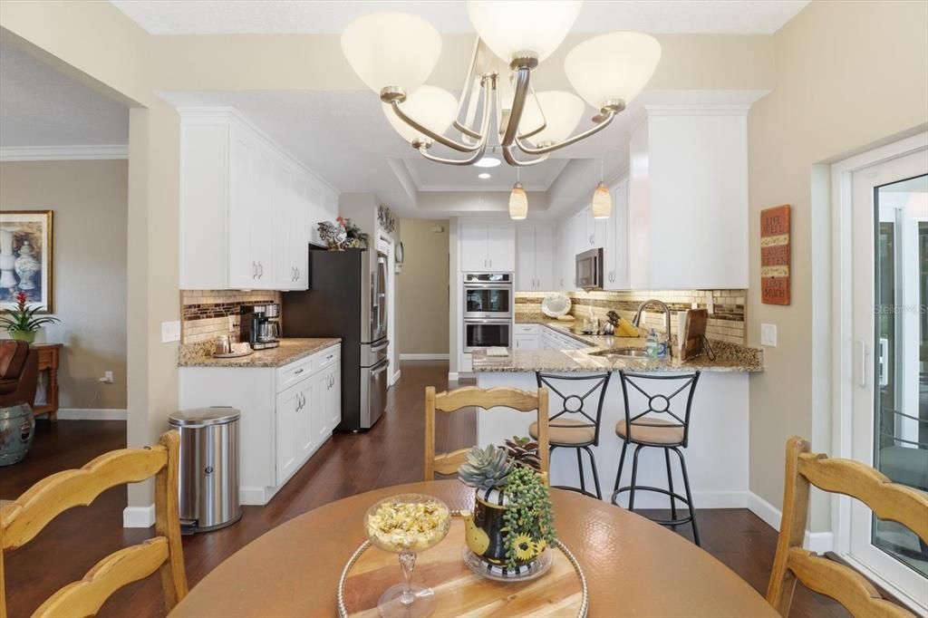 Activo con contrato: $599,000 (3 camas, 3 baños, 3000 Pies cuadrados)