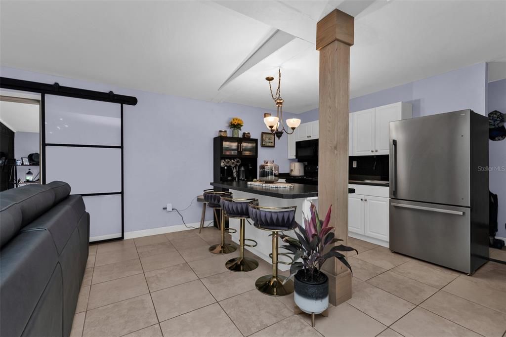 Activo con contrato: $195,000 (3 camas, 1 baños, 1011 Pies cuadrados)
