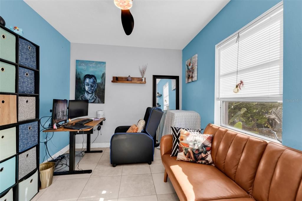 Activo con contrato: $195,000 (3 camas, 1 baños, 1011 Pies cuadrados)