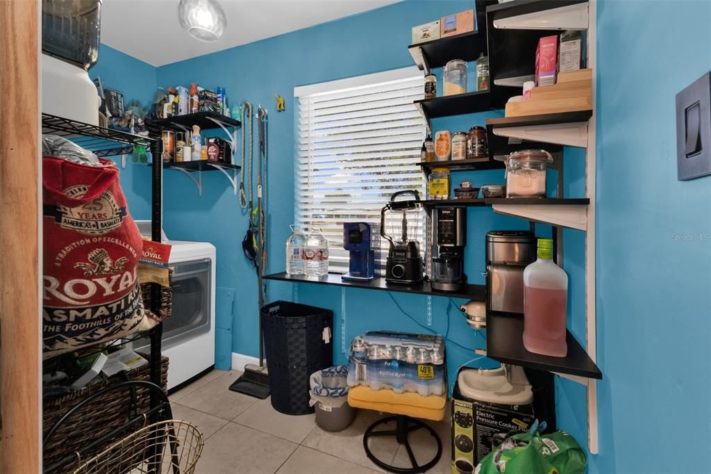 Activo con contrato: $195,000 (3 camas, 1 baños, 1011 Pies cuadrados)