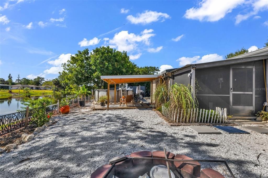 Activo con contrato: $195,000 (3 camas, 1 baños, 1011 Pies cuadrados)