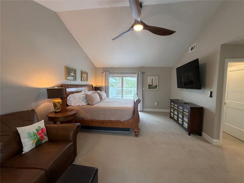 For Rent: $6,975 (3 beds, 2 baths, 1723 Square Feet)