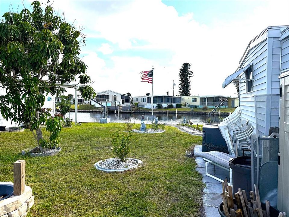 For Sale: $114,500 (2 beds, 2 baths, 672 Square Feet)