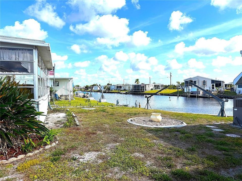 For Sale: $114,500 (2 beds, 2 baths, 672 Square Feet)
