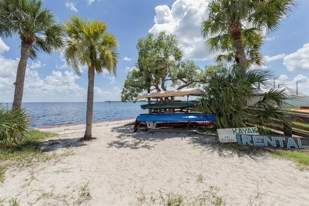 For Sale: $114,500 (2 beds, 2 baths, 672 Square Feet)