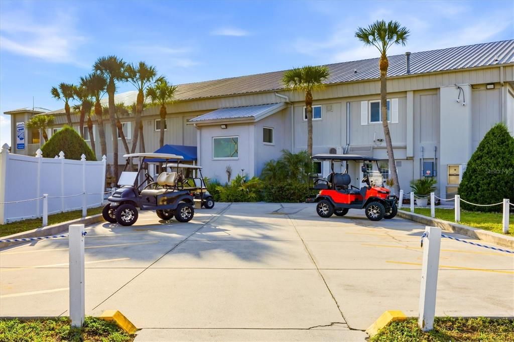 For Sale: $114,500 (2 beds, 2 baths, 672 Square Feet)