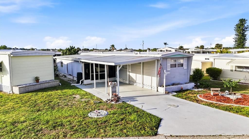 For Sale: $114,500 (2 beds, 2 baths, 672 Square Feet)