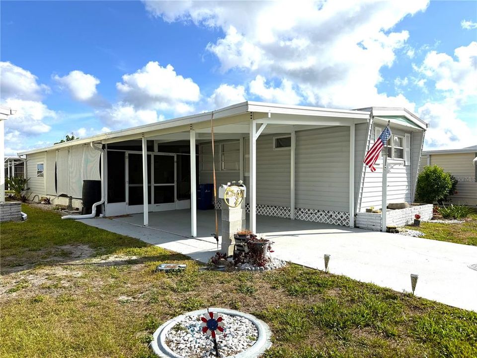 For Sale: $114,500 (2 beds, 2 baths, 672 Square Feet)