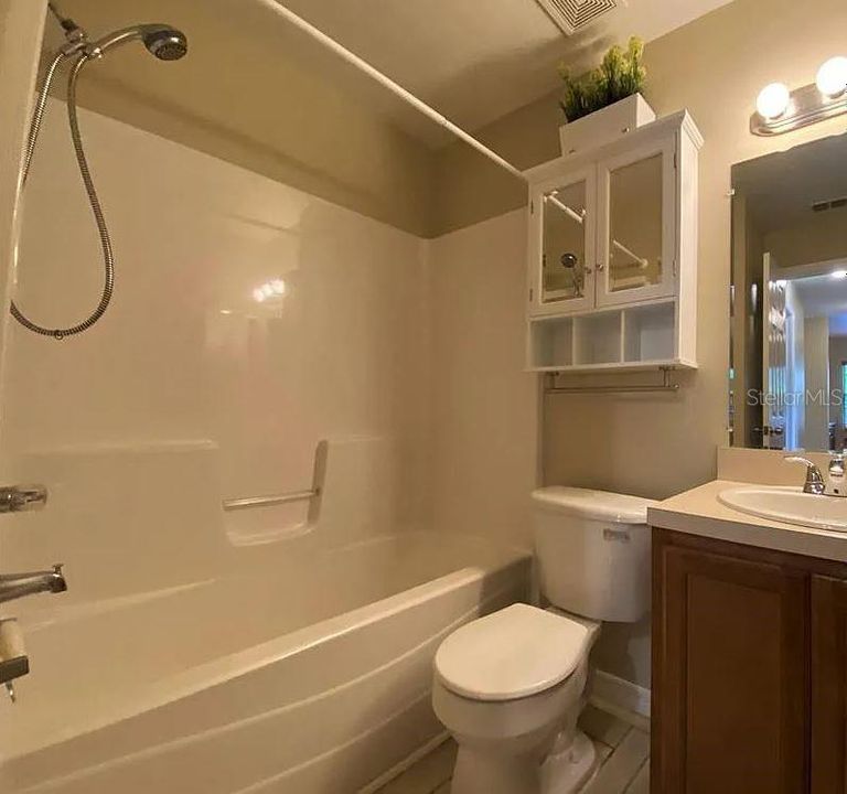 В аренду: $1,695 (2 спален, 2 ванн, 964 Квадратных фут)