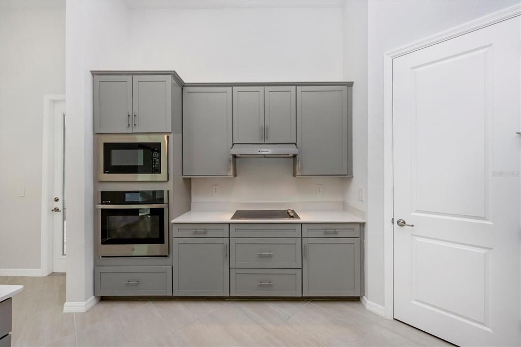 В аренду: $5,500 (4 спален, 3 ванн, 2799 Квадратных фут)