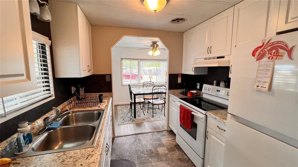 En Venta: $169,400 (2 camas, 2 baños, 989 Pies cuadrados)