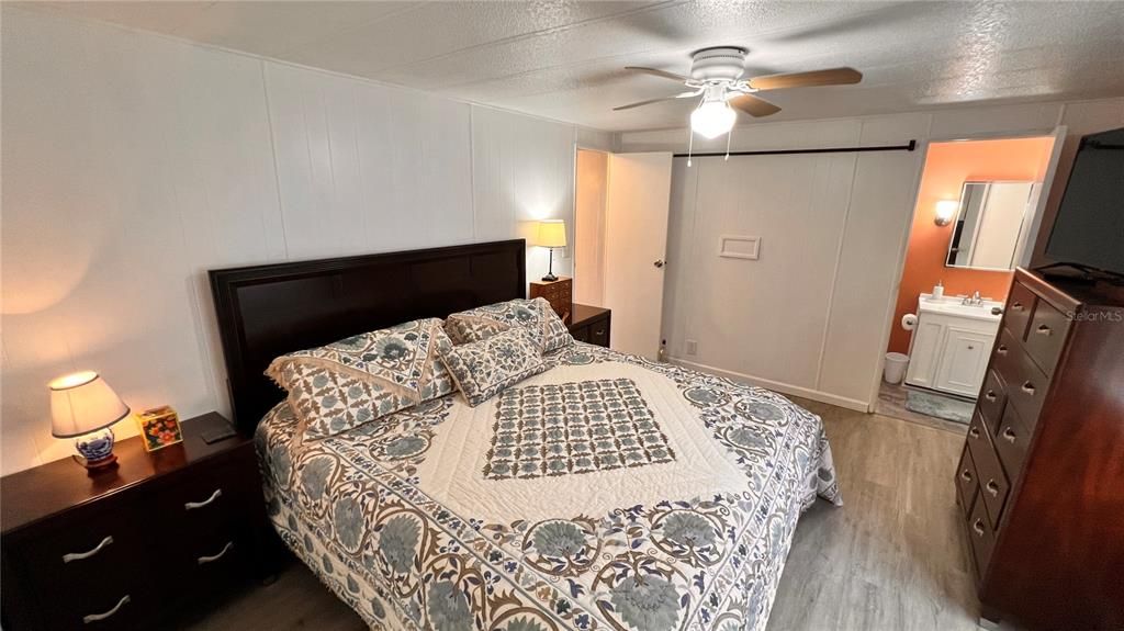 En Venta: $169,400 (2 camas, 2 baños, 989 Pies cuadrados)