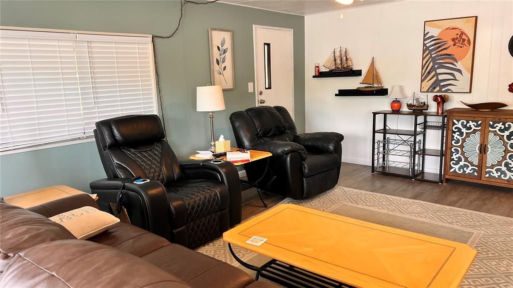 En Venta: $169,400 (2 camas, 2 baños, 989 Pies cuadrados)