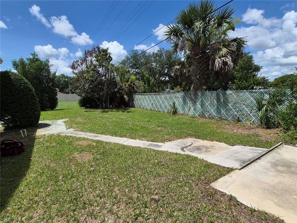 For Rent: $1,750 (3 beds, 2 baths, 1242 Square Feet)
