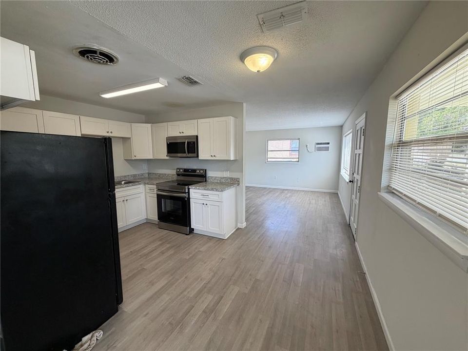 For Rent: $1,750 (3 beds, 2 baths, 1242 Square Feet)