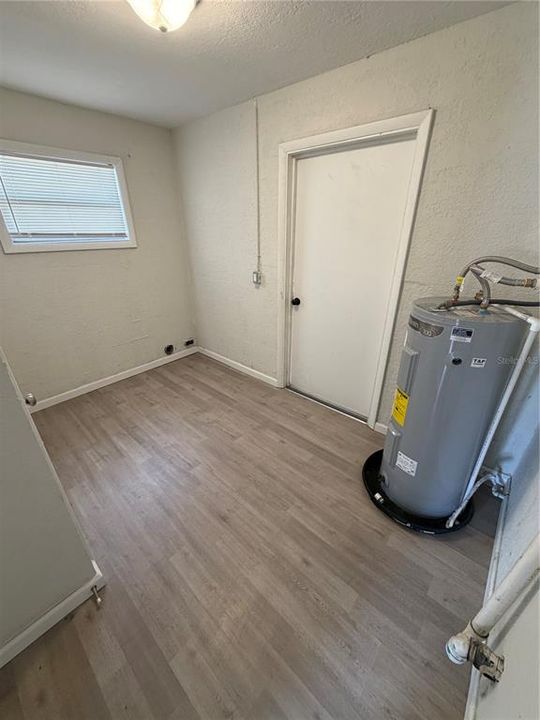 For Rent: $1,750 (3 beds, 2 baths, 1242 Square Feet)