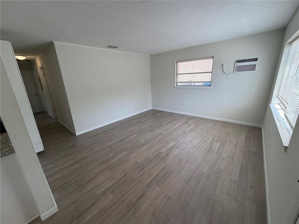 For Rent: $1,750 (3 beds, 2 baths, 1242 Square Feet)