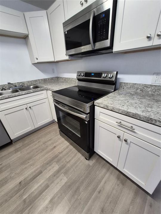 For Rent: $1,750 (3 beds, 2 baths, 1242 Square Feet)