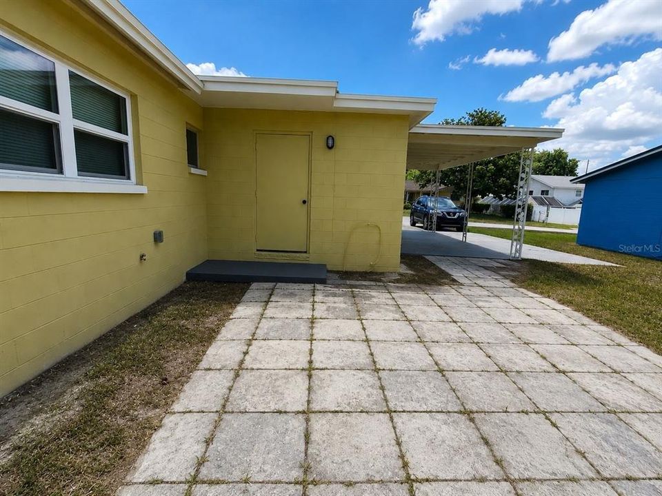 For Rent: $1,750 (3 beds, 2 baths, 1242 Square Feet)
