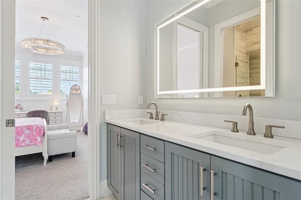 For Sale: $3,650,000 (5 beds, 4 baths, 5411 Square Feet)