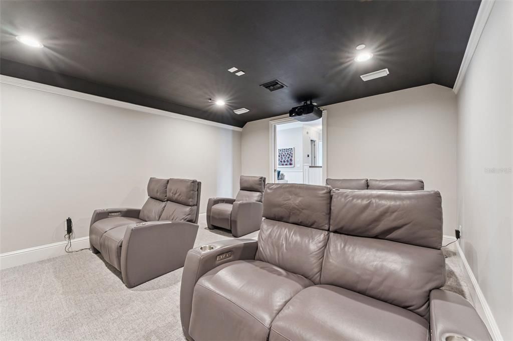 For Sale: $3,650,000 (5 beds, 4 baths, 5411 Square Feet)