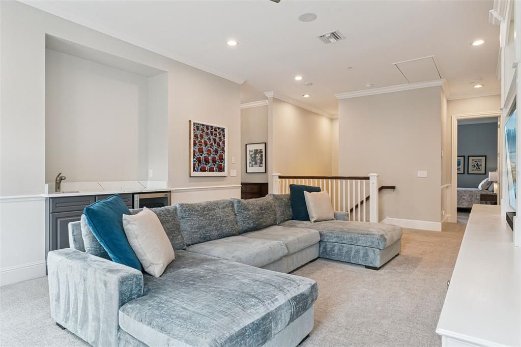 For Sale: $3,650,000 (5 beds, 4 baths, 5411 Square Feet)